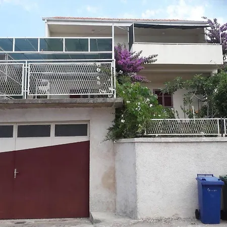 Apartment With Parking Spaces - 23772 Šibenik